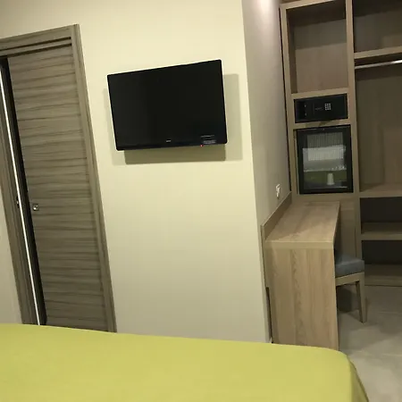 Smeraldo מלון 3*